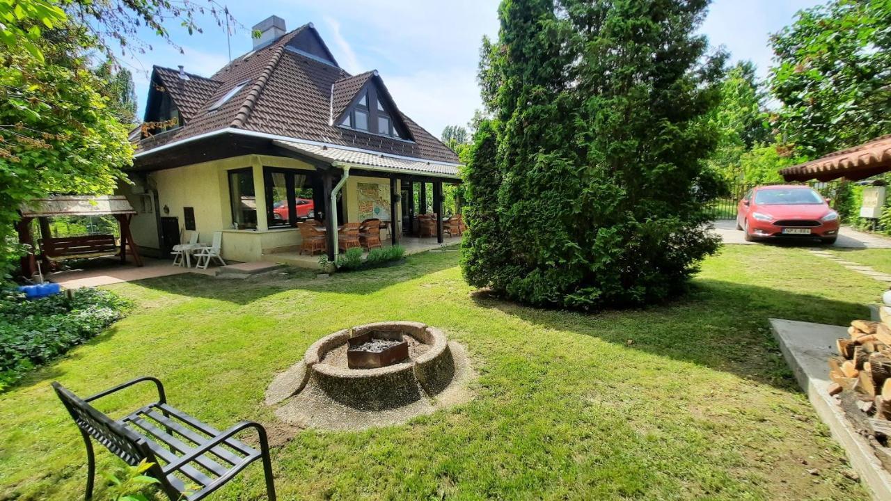 Biker Holiday Home Balatonakarattya Buitenkant foto