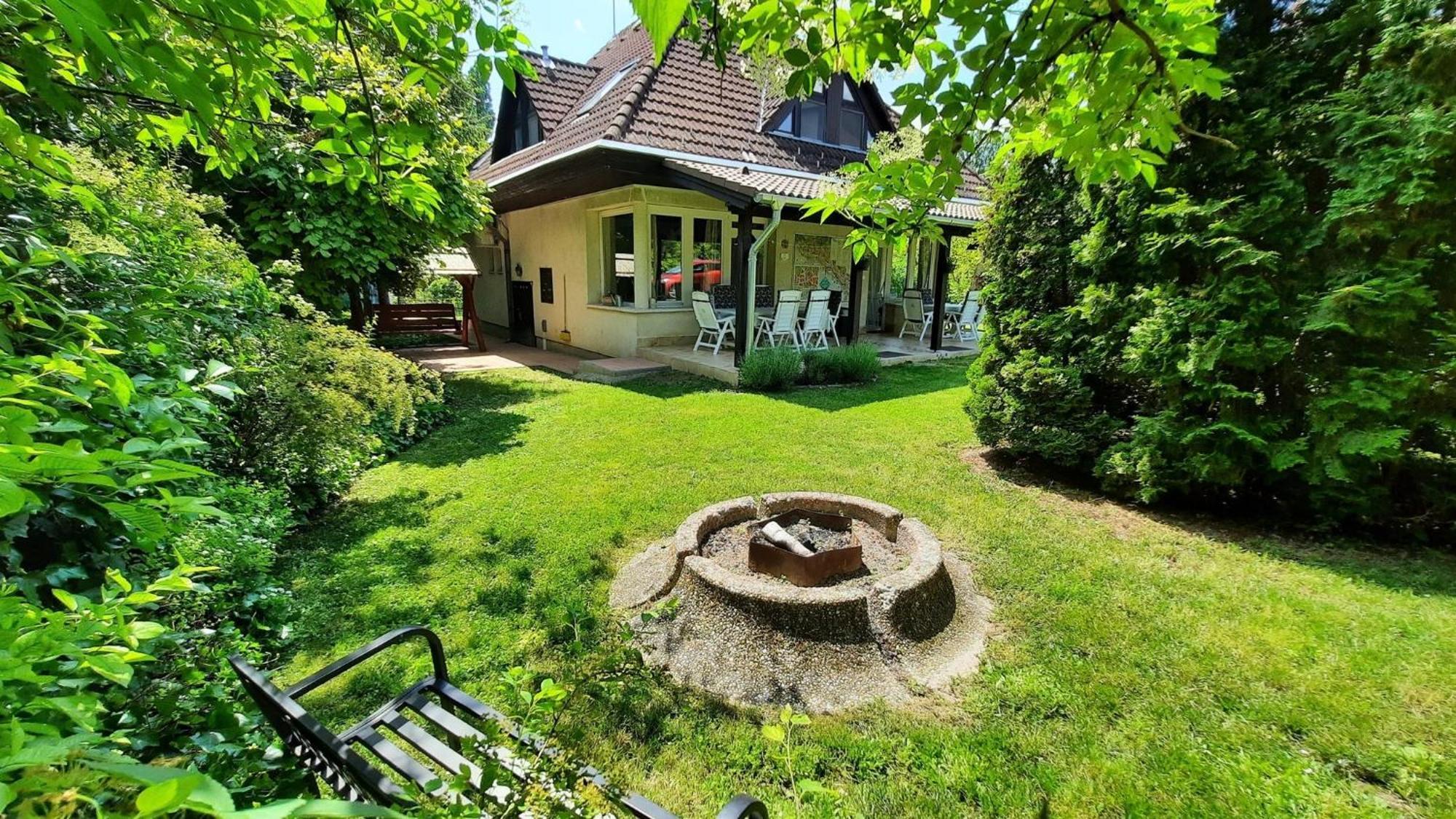 Biker Holiday Home Balatonakarattya Buitenkant foto